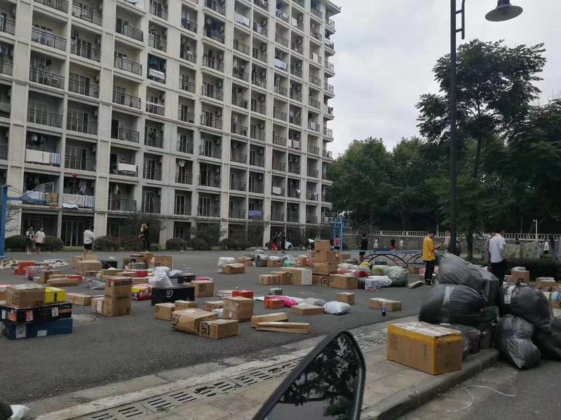 社区经济这块，从去年就一直在思考，什么样的社区经济可以让每个人都能做起来呢？或者说让肯吃苦的人能做起