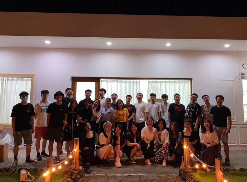 紫菜  紫菜团队：180天抖音服装带货百万的复盘|经验与教训
从0基础到半年服装销售额百万，从