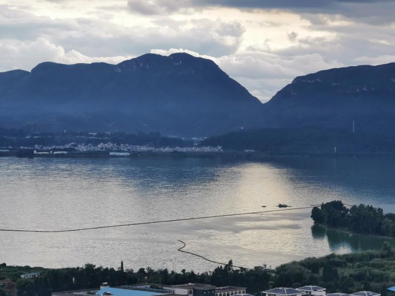 各位大佬，本人是云南省昆明市的区域自媒体人
自媒体名称:春城头条、吃喝玩乐昆明、魅力昆明等。
求有多