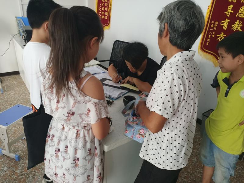 轻享  
用升级的思维去做别人看似降维生意
——很香
前段时间，杭州出差，第一天先去拜访了乙方爸