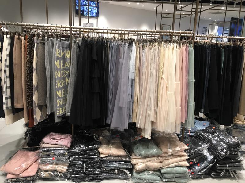 发布个需求[愉快]
帮合伙人的服装店（上海）寻找快手、抖音等平台的主播。
目前和几个快手主播有合作，