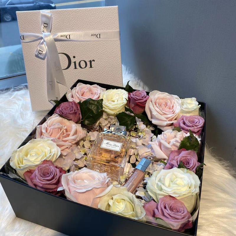 自己一直关注布偶猫，从15年时的两三万预订排队半年，到现在五六千就可以买到现货。
布偶猫会和泰迪藏獒