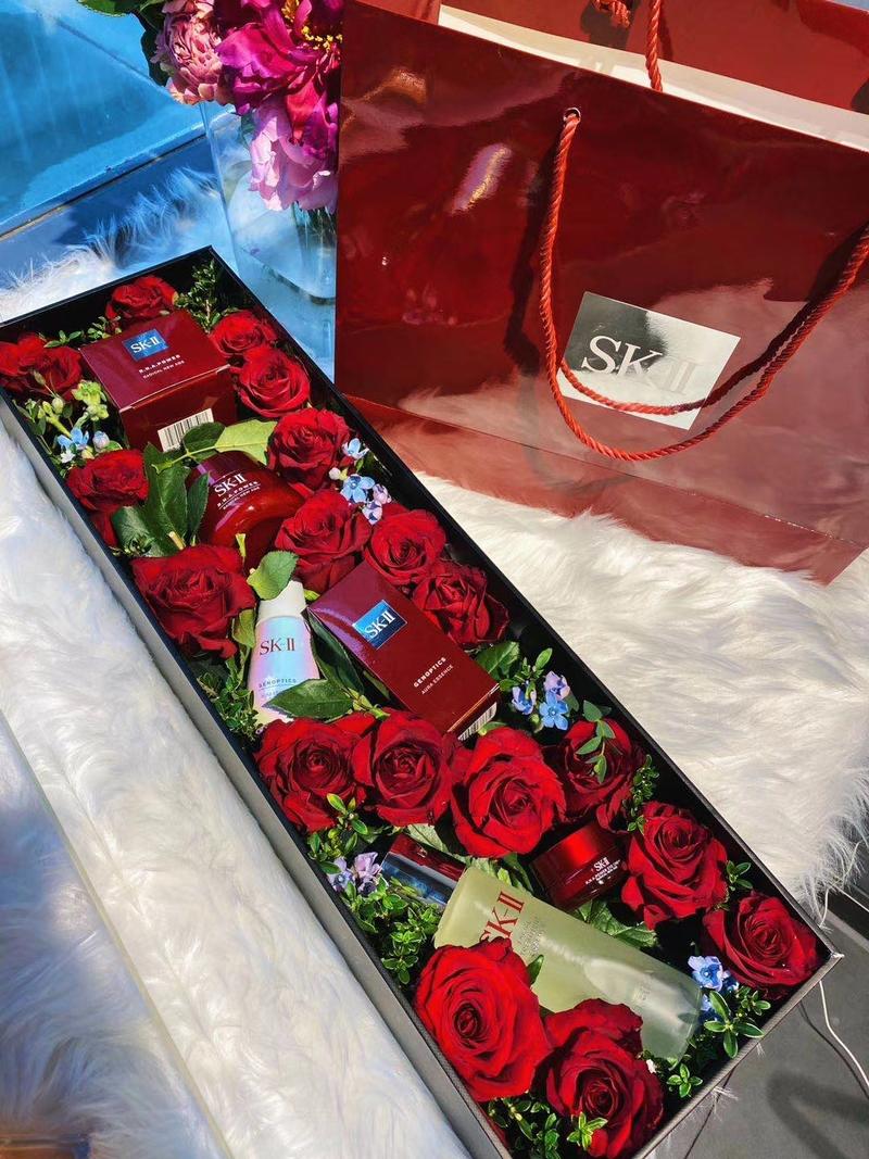 自己一直关注布偶猫，从15年时的两三万预订排队半年，到现在五六千就可以买到现货。
布偶猫会和泰迪藏獒