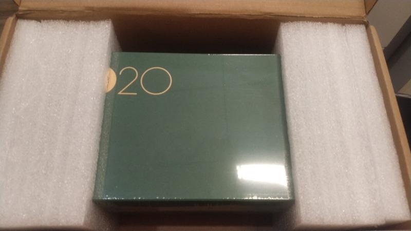 日历买家秀，期待的搓搓手
我是拍照手残党，拍照对不了焦，不过必须得赞一个包装精致，腰封都舍不得拿下来