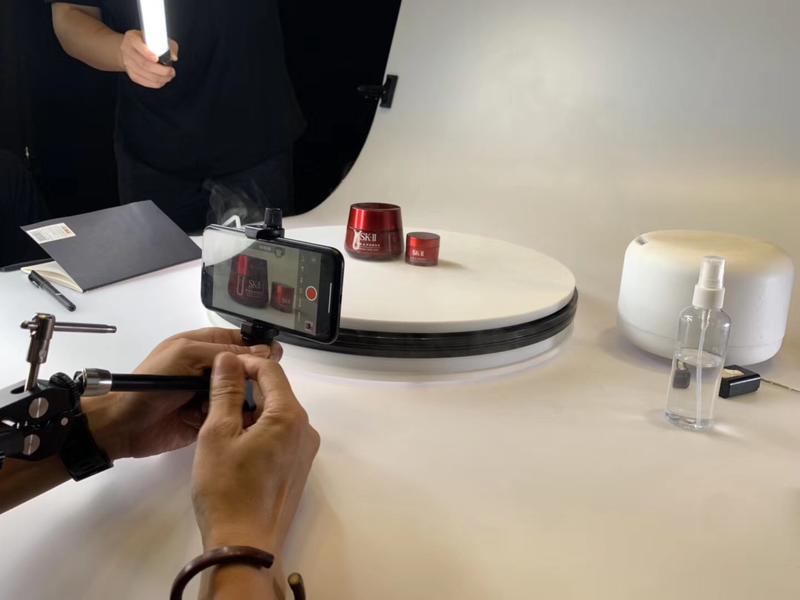 之前看到圈子里也有好多朋友做种草。
种草文案有没有专业研究过呢？还是研习书单的做法，种草号也是直接几