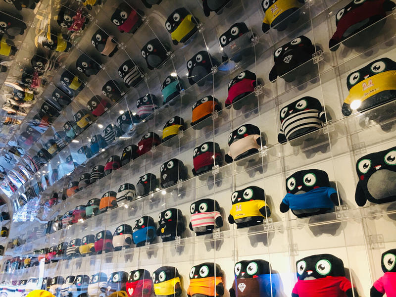 关于臭豆腐的一些思考
国庆放假去长沙玩了2天，吃了黑色经典和文和友，两个做臭豆腐的品牌。感觉文和友比