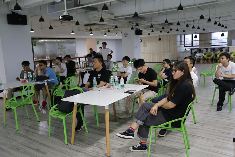 生财有术武汉见面会(2019年5月25日) 总结
现在5月29日2:00，聚会已经过去了三天整了。