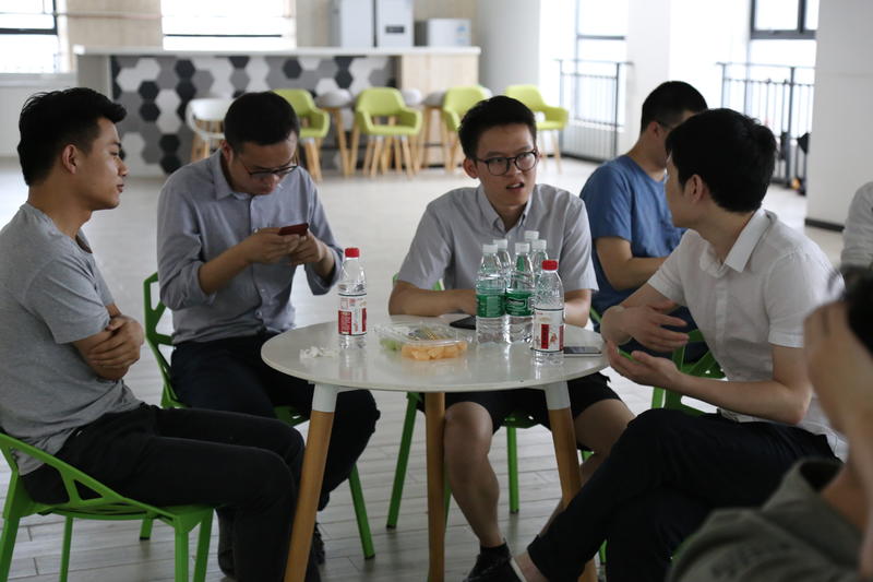 生财有术武汉见面会(2019年5月25日) 总结
现在5月29日2:00，聚会已经过去了三天整了。